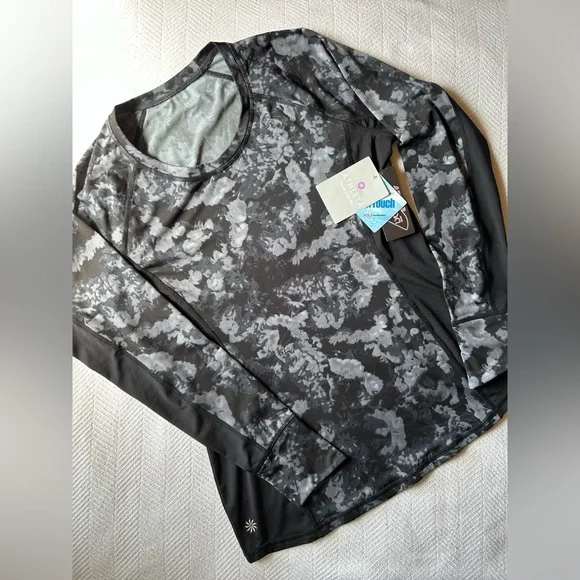 Athleta Runaway Top Black Long Sleeve Lycra Large NWT Workout Running Gym - Picture 1 of 7